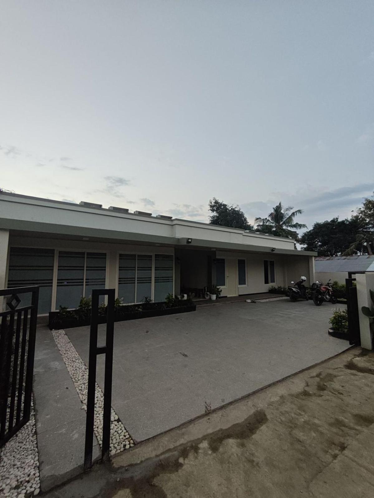 El Nipa Hotel Labuan Bajo Exterior foto