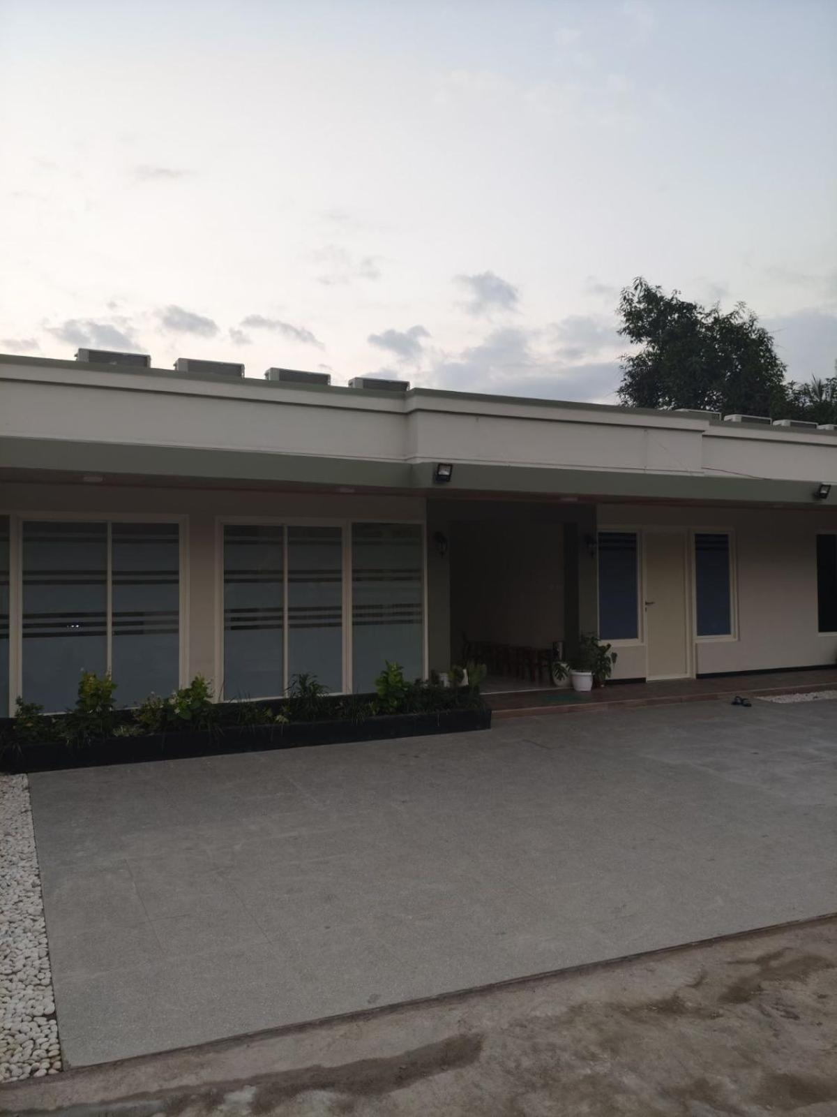 El Nipa Hotel Labuan Bajo Exterior foto